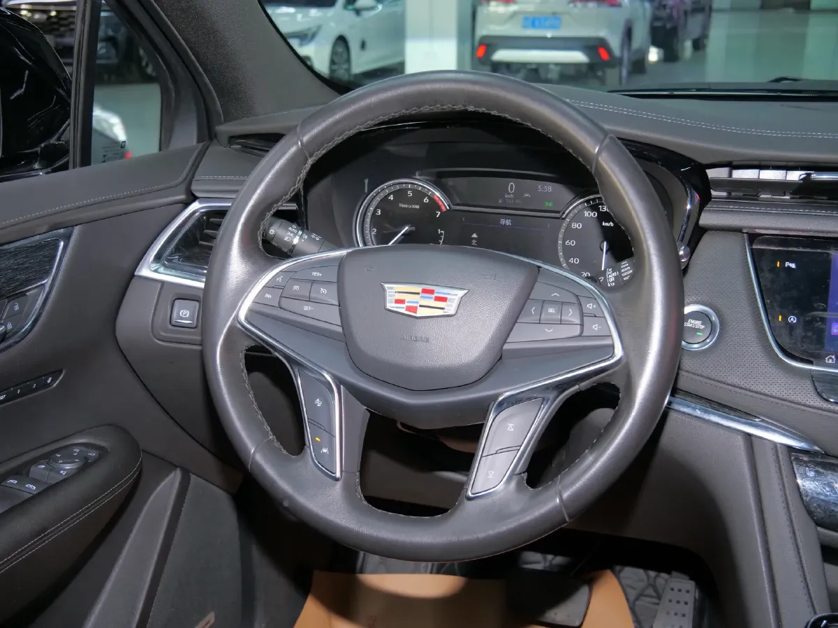 2022 Cadillac XT5 2.0T 237HP L4 9AT,autocango,china used car exporter,china ev exporter,chinese used car exporter,chinese used ev exporter