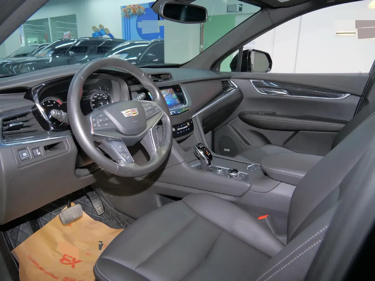 2022 Cadillac XT5 2.0T 237HP L4 9AT,autocango,china used car exporter,china ev exporter,chinese used car exporter,chinese used ev exporter