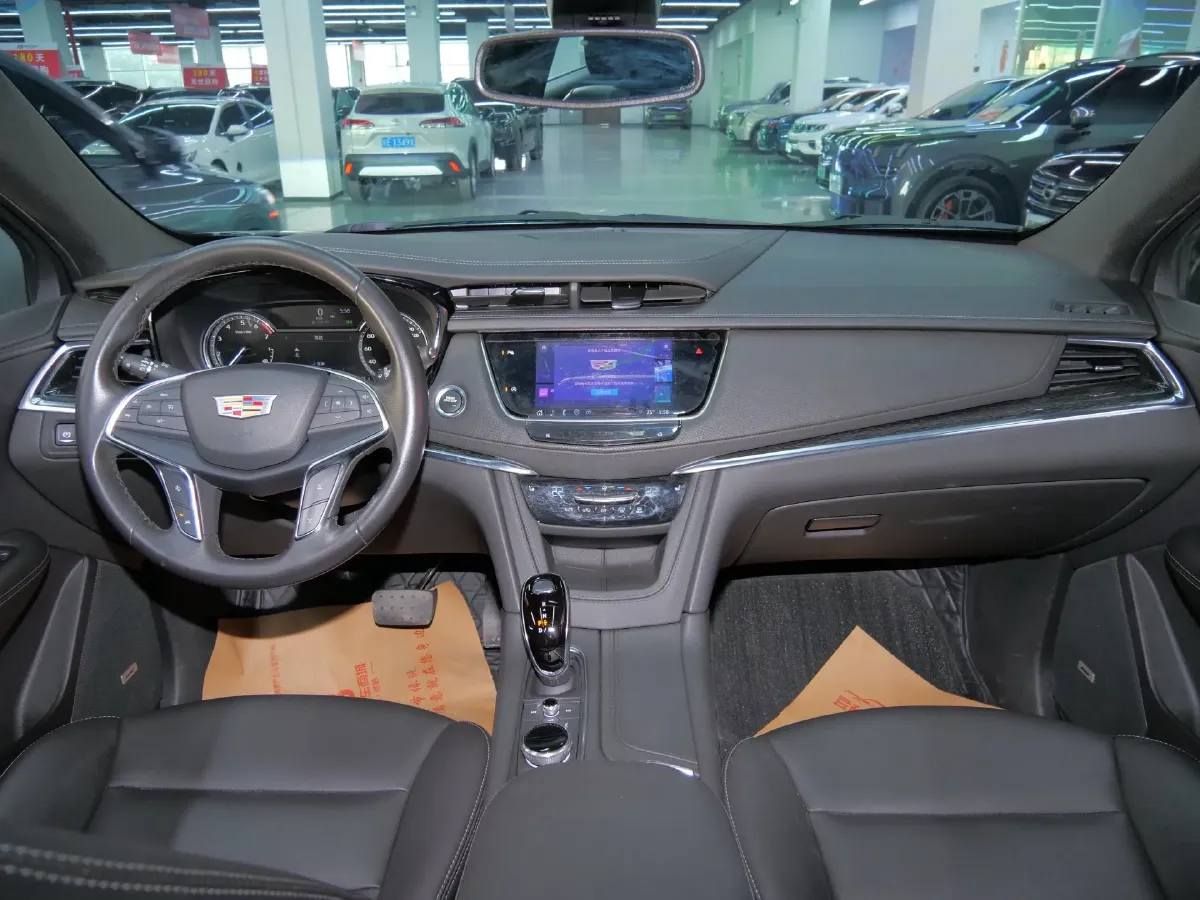 2022 Cadillac XT5 2.0T 237HP L4 9AT,autocango,china used car exporter,china ev exporter,chinese used car exporter,chinese used ev exporter