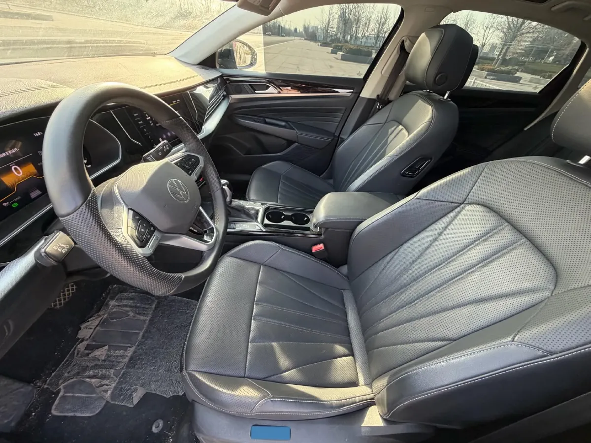 2024 Volkswagen Passat 2.0T 186HP L4 7DCT,autocango,china used car exporter,china ev exporter,chinese used car exporter,chinese used ev exporter