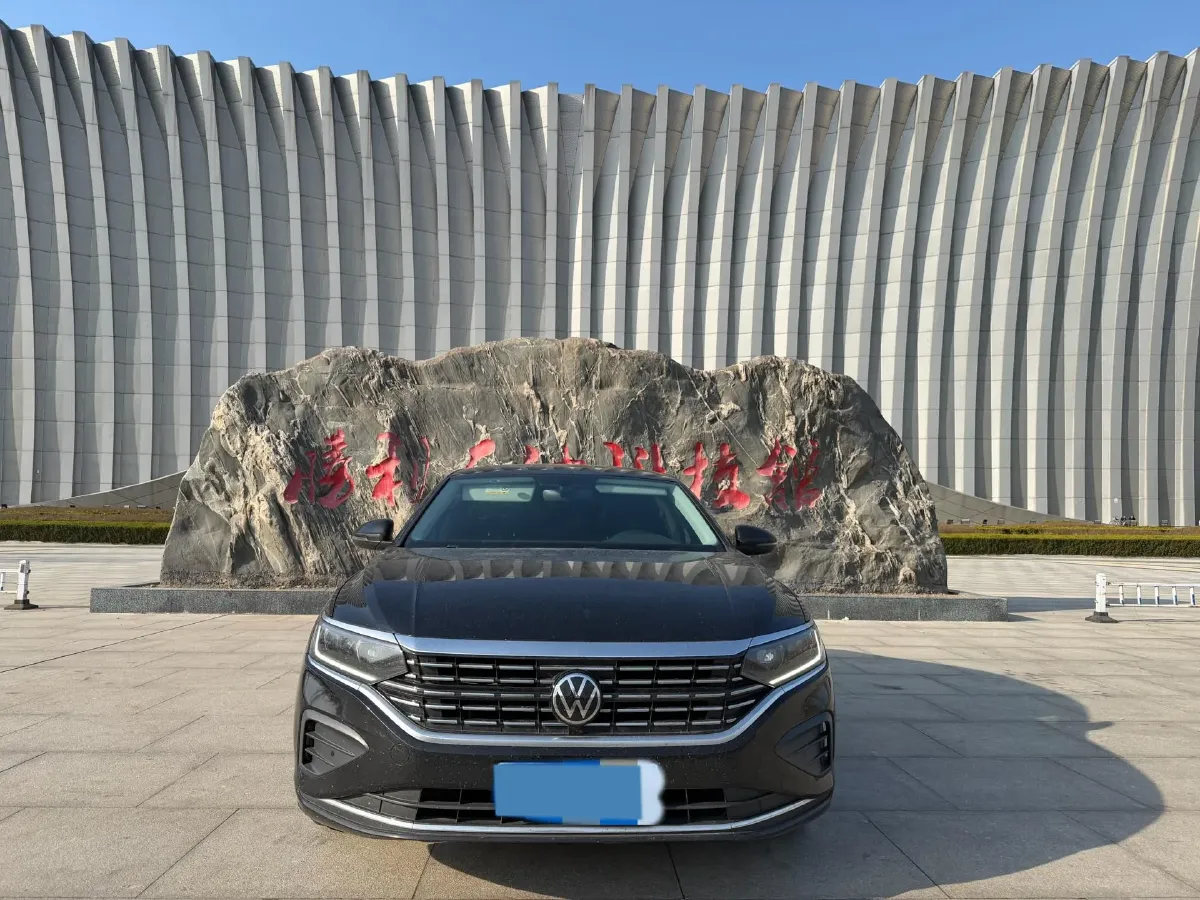 2024 Volkswagen Passat 2.0T 186HP L4 7DCT,autocango,china used car exporter,china ev exporter,chinese used car exporter,chinese used ev exporter