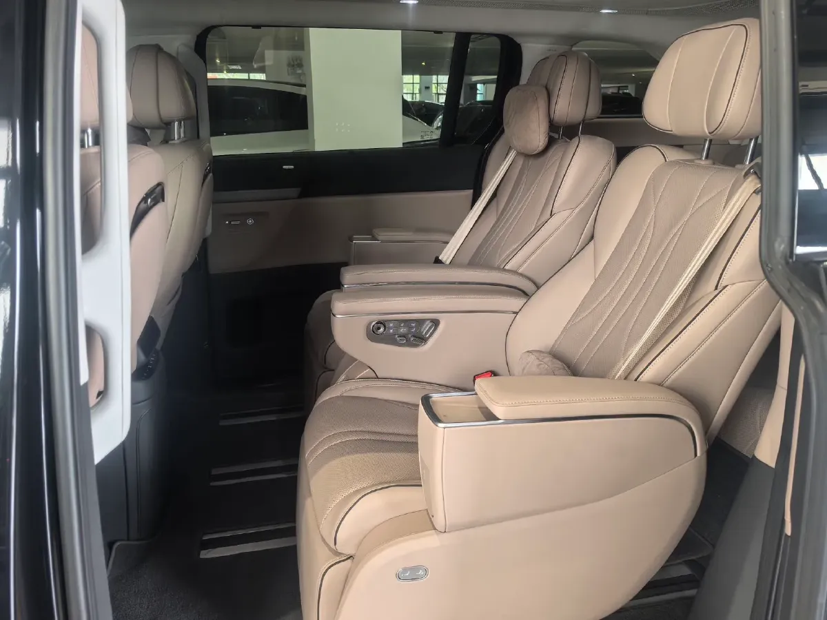 2025 Xpeng X9 BEV,autocango,china used car exporter,china ev exporter,chinese used car exporter,chinese used ev exporter