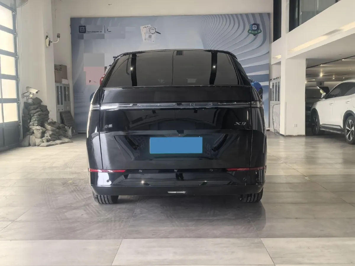 2025 Xpeng X9 BEV,autocango,china used car exporter,china ev exporter,chinese used car exporter,chinese used ev exporter