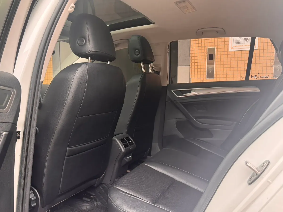 2020 Volkswagen Golf 1.2T 116HP L4 7DCT,autocango,china used car exporter,china ev exporter,chinese used car exporter,chinese used ev exporter