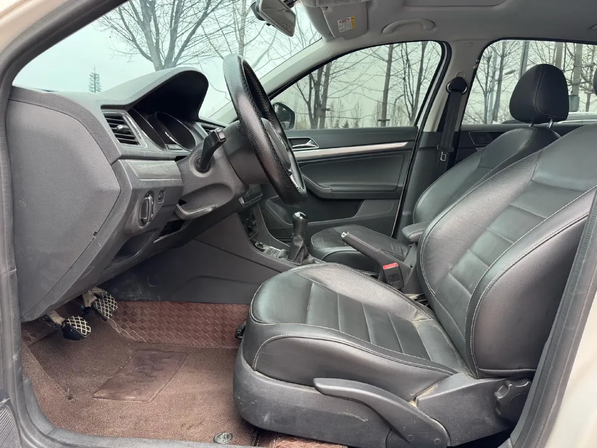 2017 Zotye Damy X7 1.8T 177HP L4 5MT,autocango,china used car exporter,china ev exporter,chinese used car exporter,chinese used ev exporter