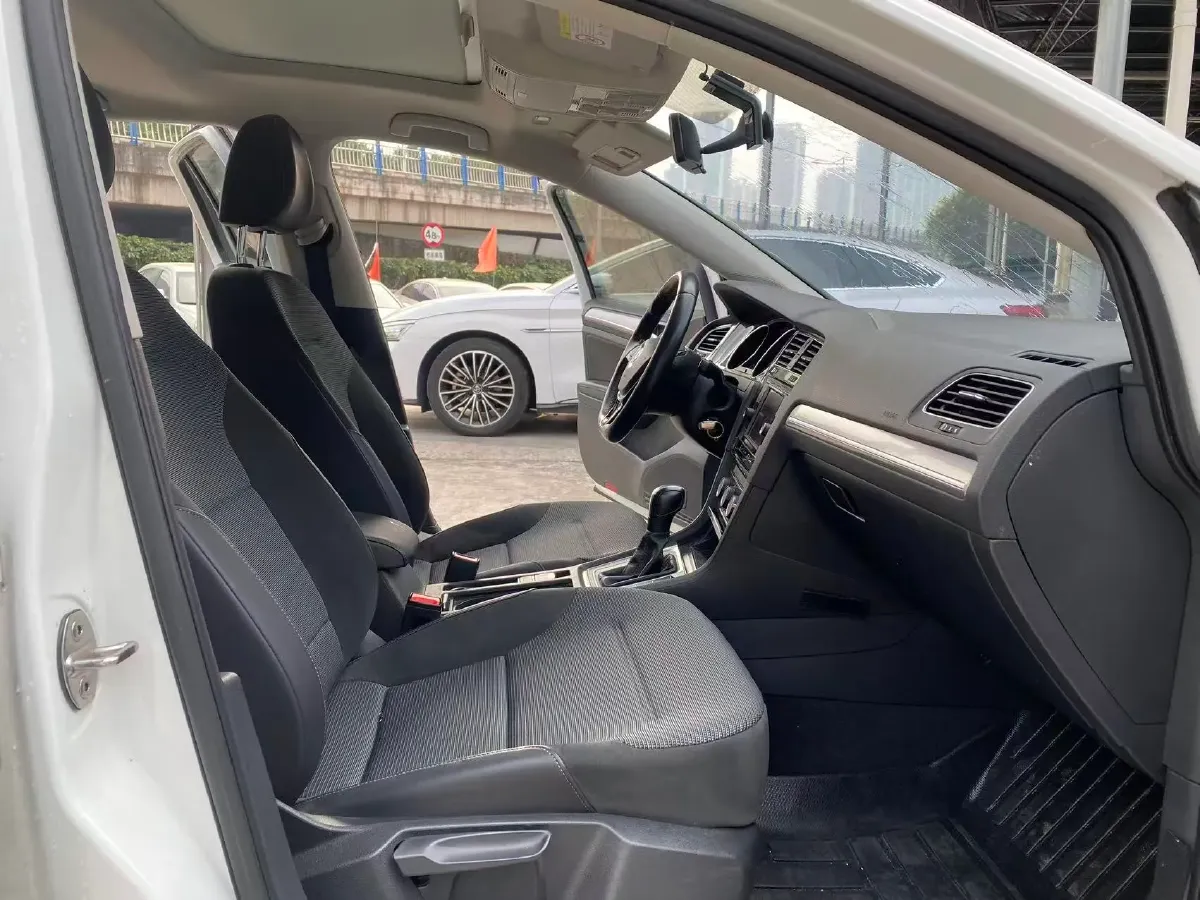 2018 Volkswagen Golf 1.6L 110HP L4 6AT,autocango,china used car exporter,china ev exporter,chinese used car exporter,chinese used ev exporter