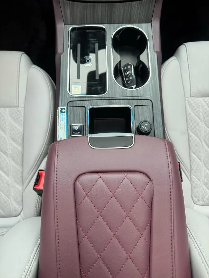 2022 Buick GL8 2.0T 237HP L4 9AT,autocango,china used car exporter,china ev exporter,chinese used car exporter,chinese used ev exporter