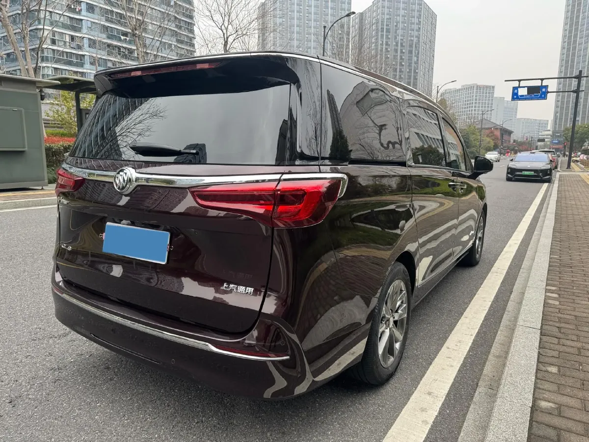 2022 Buick GL8 2.0T 237HP L4 9AT,autocango,china used car exporter,china ev exporter,chinese used car exporter,chinese used ev exporter