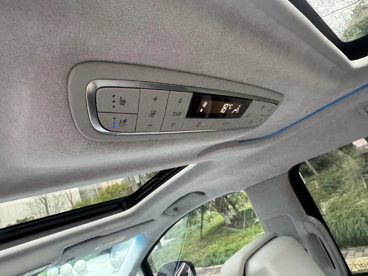 2022 Buick GL8 2.0T 237HP L4 9AT,autocango,china used car exporter,china ev exporter,chinese used car exporter,chinese used ev exporter