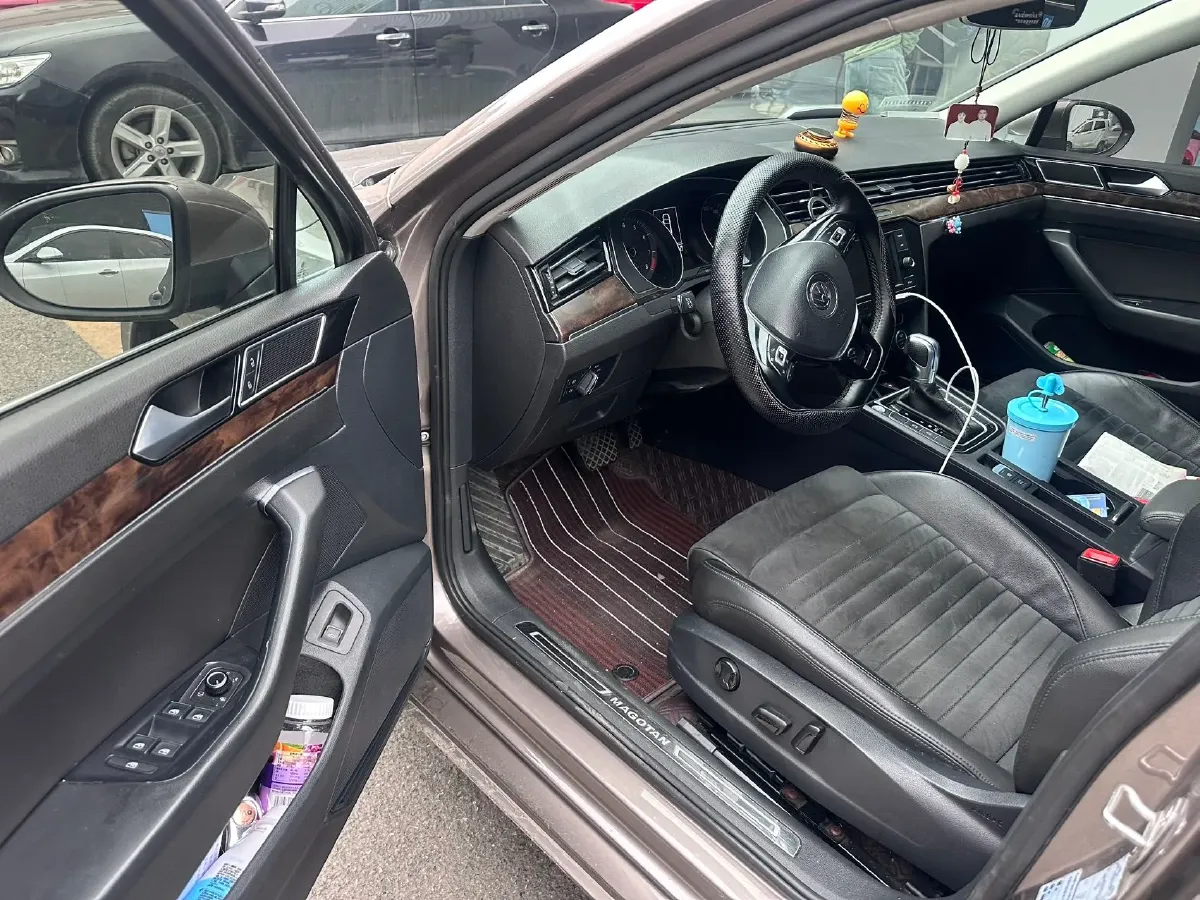 2017 Volkswagen Magotan 1.8T 180HP L4 7DCT,autocango,china used car exporter,china ev exporter,chinese used car exporter,chinese used ev exporter