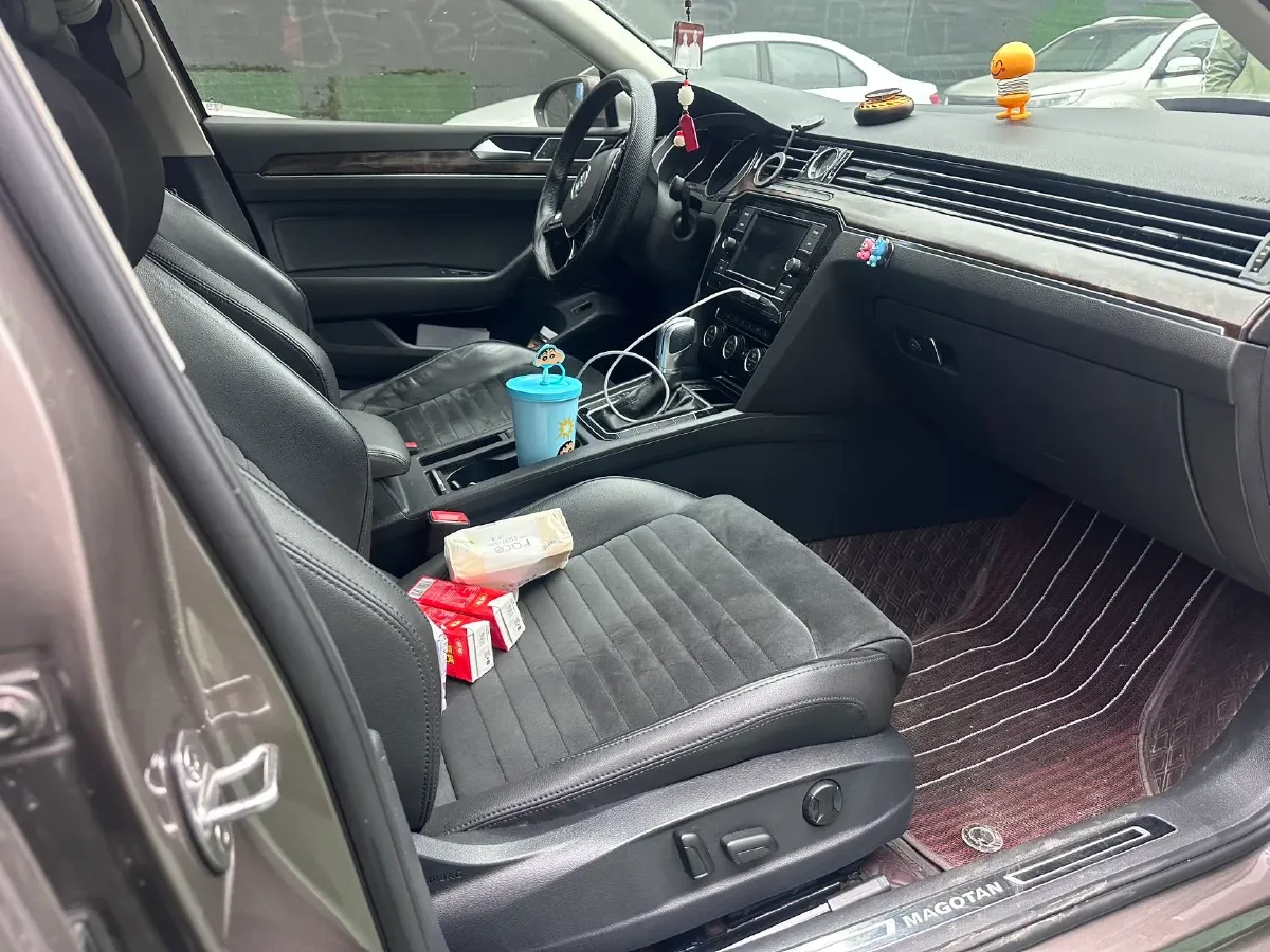 2017 Volkswagen Magotan 1.8T 180HP L4 7DCT,autocango,china used car exporter,china ev exporter,chinese used car exporter,chinese used ev exporter