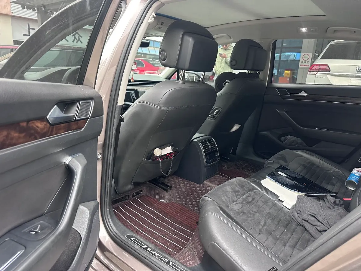 2017 Volkswagen Magotan 1.8T 180HP L4 7DCT,autocango,china used car exporter,china ev exporter,chinese used car exporter,chinese used ev exporter