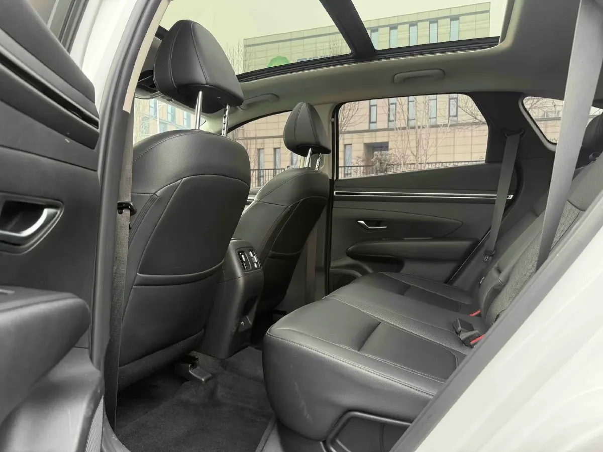 2021 Hyundai Tucson 1.5T 200HP L4 7DCT,autocango,china used car exporter,china ev exporter,chinese used car exporter,chinese used ev exporter