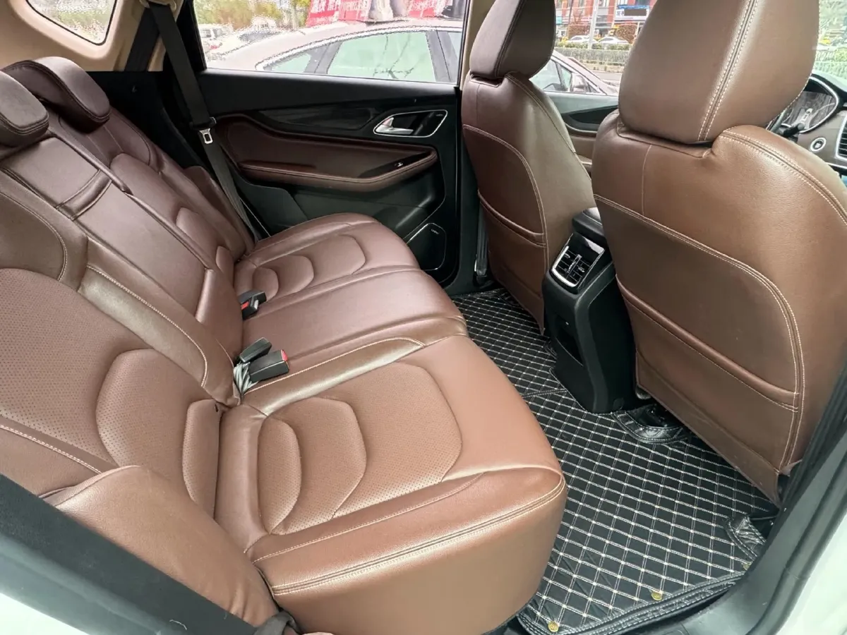 2017 BaoJun 560 1.5T 150HP L4 6DCT,autocango,china used car exporter,china ev exporter,chinese used car exporter,chinese used ev exporter