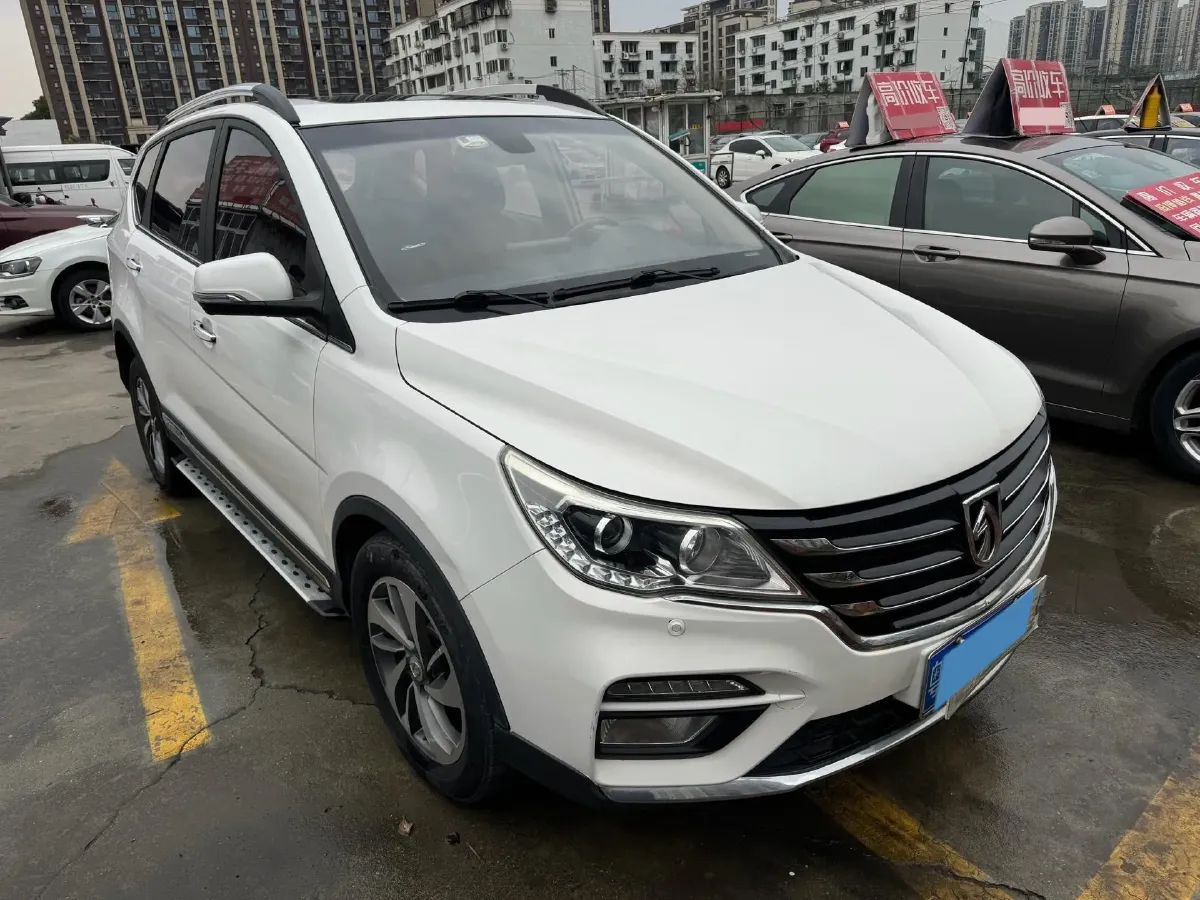 2017 BaoJun 560 1.5T 150HP L4 6DCT,autocango,china used car exporter,china ev exporter,chinese used car exporter,chinese used ev exporter