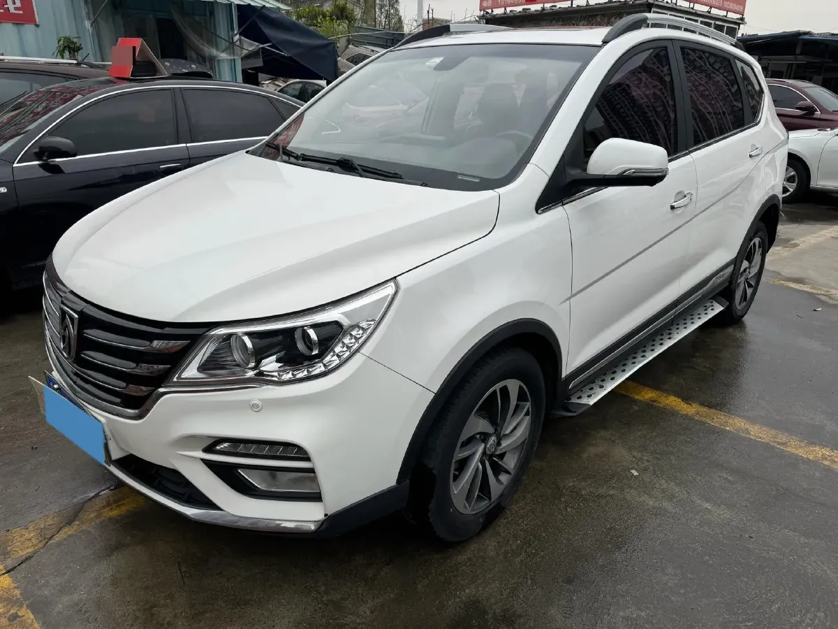 2017 BaoJun 560 1.5T 150HP L4 6DCT,autocango,china used car exporter,china ev exporter,chinese used car exporter,chinese used ev exporter