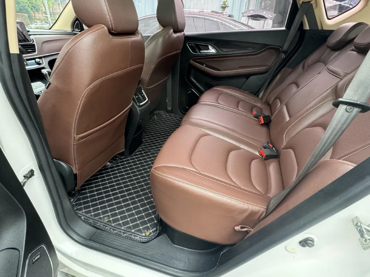 2017 BaoJun 560 1.5T 150HP L4 6DCT,autocango,china used car exporter,china ev exporter,chinese used car exporter,chinese used ev exporter