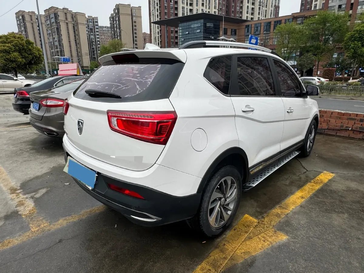 2017 BaoJun 560 1.5T 150HP L4 6DCT,autocango,china used car exporter,china ev exporter,chinese used car exporter,chinese used ev exporter