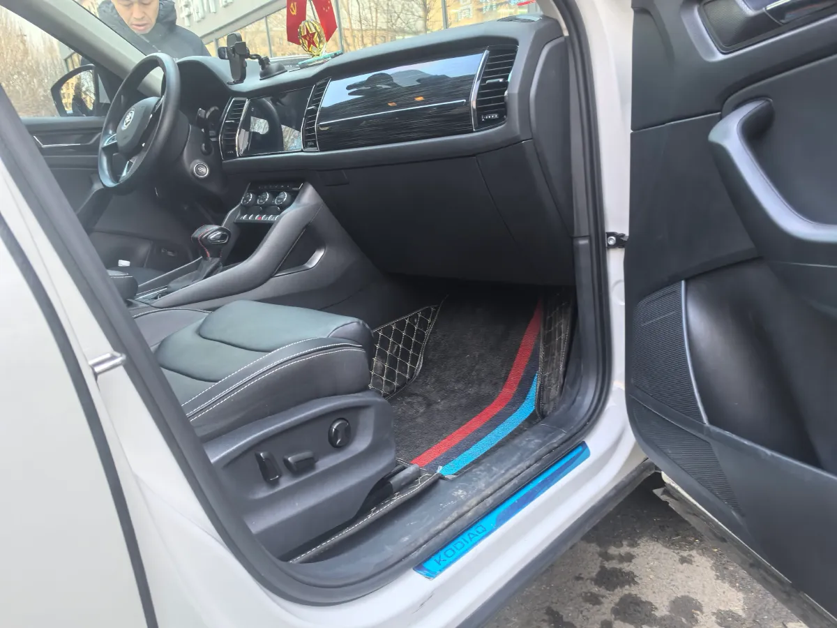 2018 Skoda Kodiak 2.0T 186HP L4 7DCT,autocango,china used car exporter,china ev exporter,chinese used car exporter,chinese used ev exporter