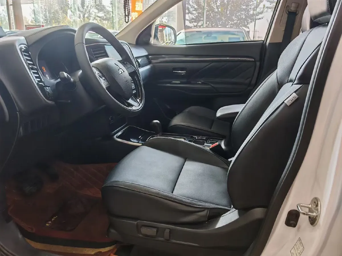 2019 Mitsubishi Outlander 2.0L 166HP L4 CVT,autocango,china used car exporter,china ev exporter,chinese used car exporter,chinese used ev exporter