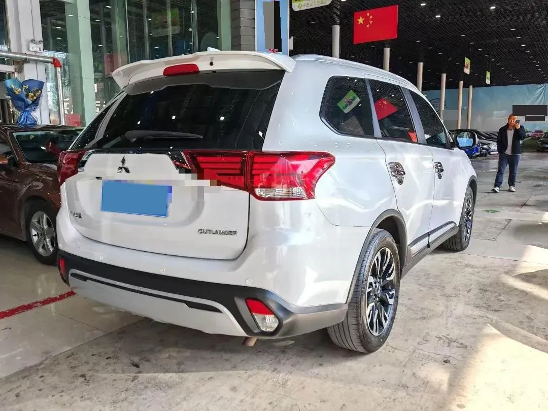 2019 Mitsubishi Outlander 2.0L 166HP L4 CVT,autocango,china used car exporter,china ev exporter,chinese used car exporter,chinese used ev exporter