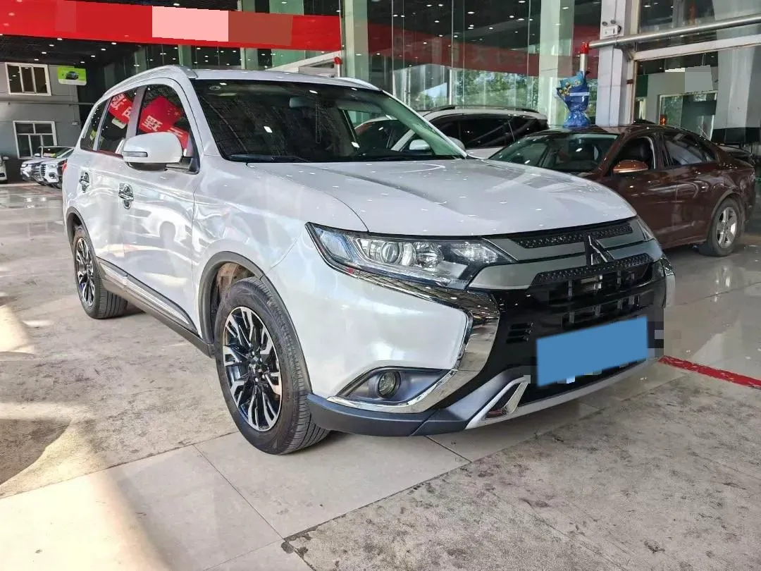2019 Mitsubishi Outlander 2.0L 166HP L4 CVT,autocango,china used car exporter,china ev exporter,chinese used car exporter,chinese used ev exporter