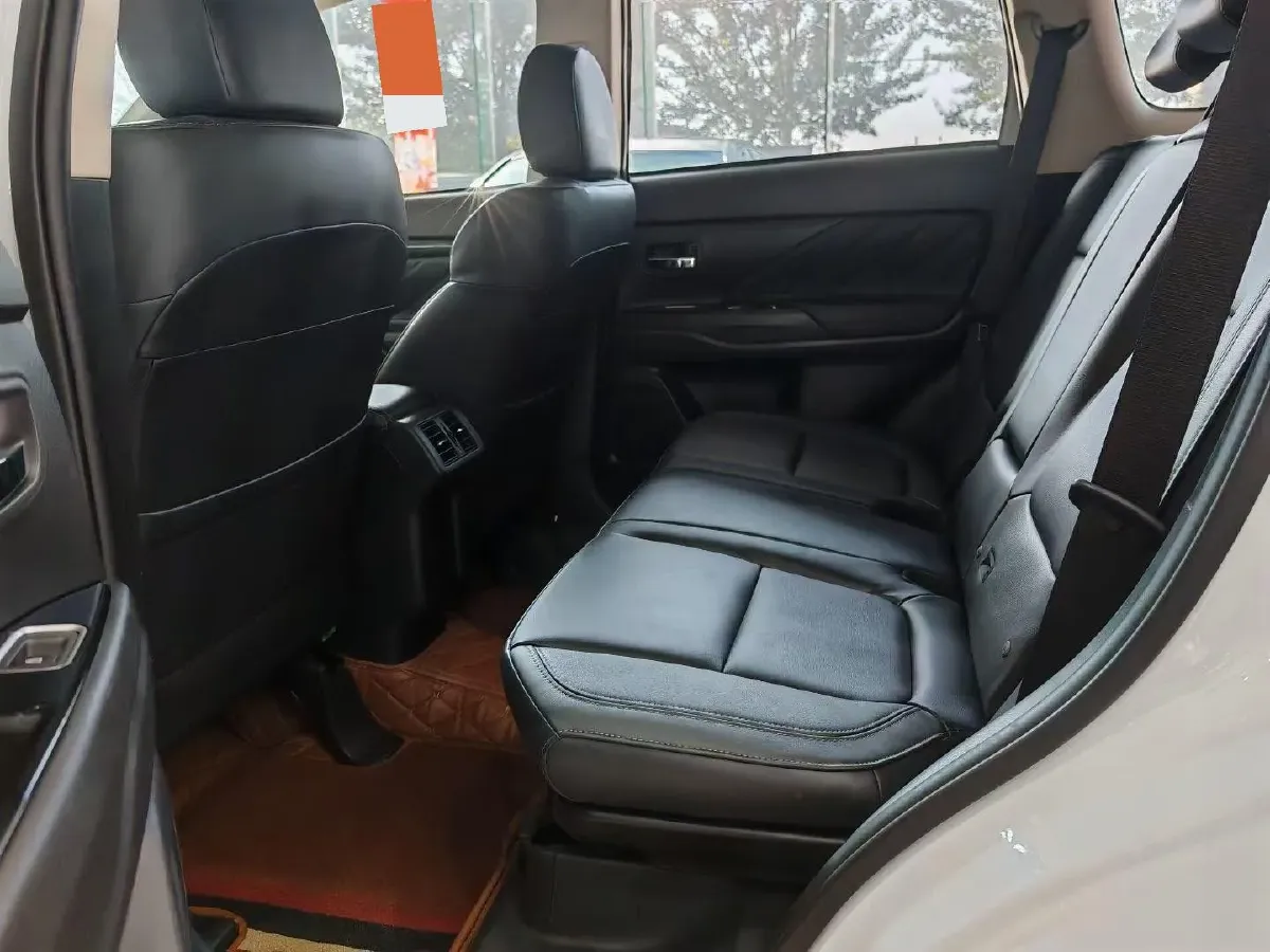 2019 Mitsubishi Outlander 2.0L 166HP L4 CVT,autocango,china used car exporter,china ev exporter,chinese used car exporter,chinese used ev exporter