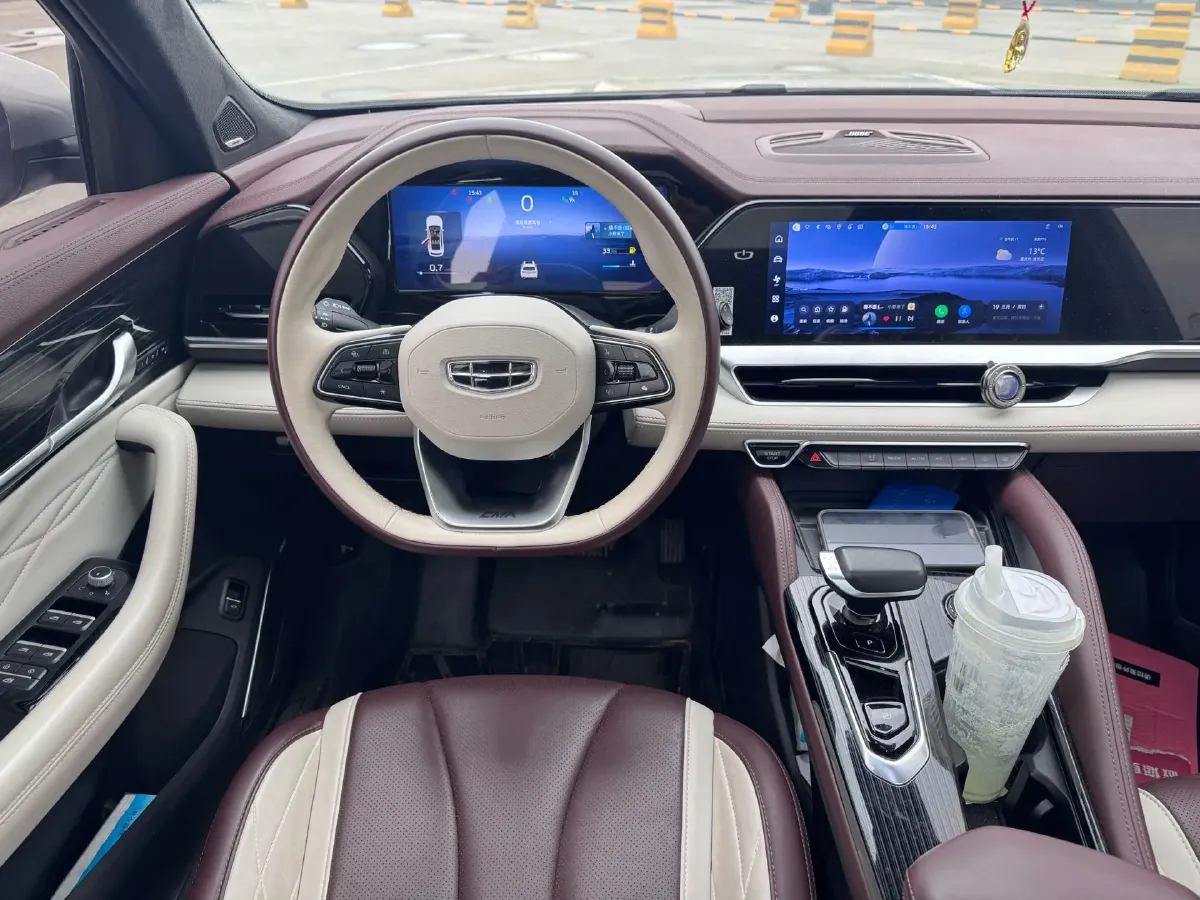 2021 Geely Monjaro 2.0T 218HP L4 7DCT,autocango,china used car exporter,china ev exporter,chinese used car exporter,chinese used ev exporter