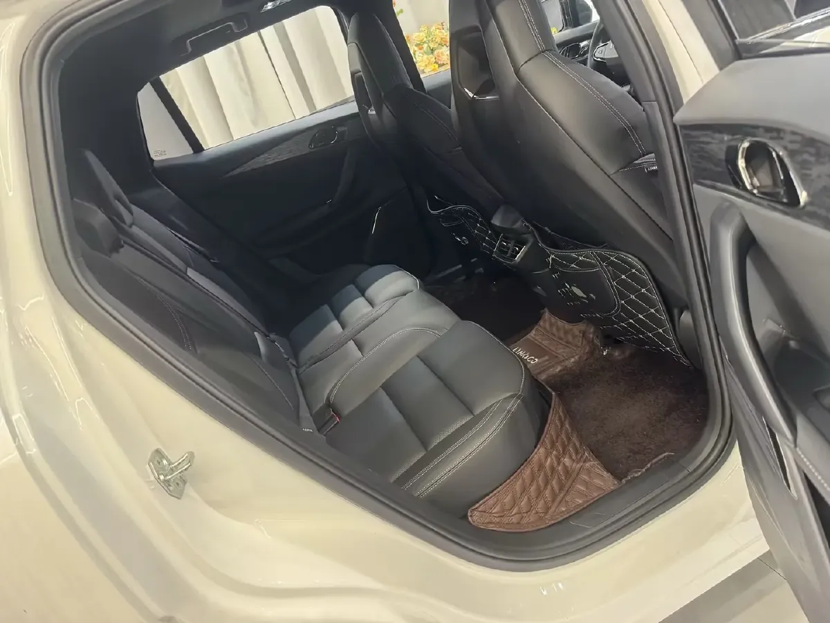 2023 LYNK&CO 06 1.5T 181HP L4 7DCT,autocango,china used car exporter,china ev exporter,chinese used car exporter,chinese used ev exporter