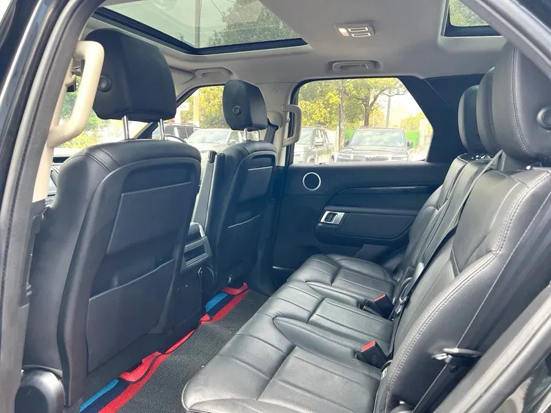 2018 Land Rover Discovery 2.0T 300HP L4 8AT,autocango,china used car exporter,china ev exporter,chinese used car exporter,chinese used ev exporter