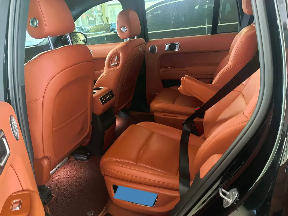2024 Volvo S60 2.0T 197HP L4 7DCT,autocango,china used car exporter,china ev exporter,chinese used car exporter,chinese used ev exporter