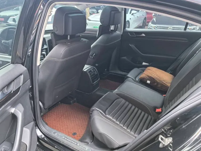 2020 Volkswagen Magotan 2.0T 186HP L4 7DCT,autocango,china used car exporter,china ev exporter,chinese used car exporter,chinese used ev exporter