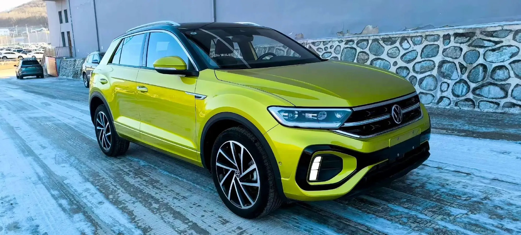 2023 Volkswagen T-Roc 1.5T 160HP L4 7DCT,autocango,china used car exporter,china ev exporter,chinese used car exporter,chinese used ev exporter