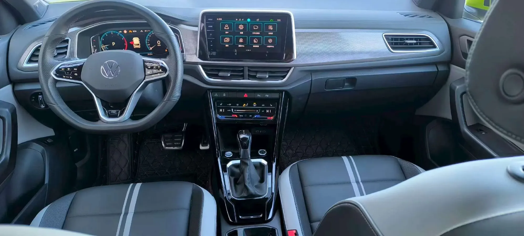 2023 Volkswagen T-Roc 1.5T 160HP L4 7DCT,autocango,china used car exporter,china ev exporter,chinese used car exporter,chinese used ev exporter