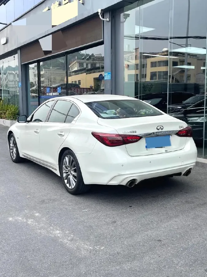 2018 Jeep Grand Commander 2.0T 265HP L4 9AT,autocango,china used car exporter,china ev exporter,chinese used car exporter,chinese used ev exporter