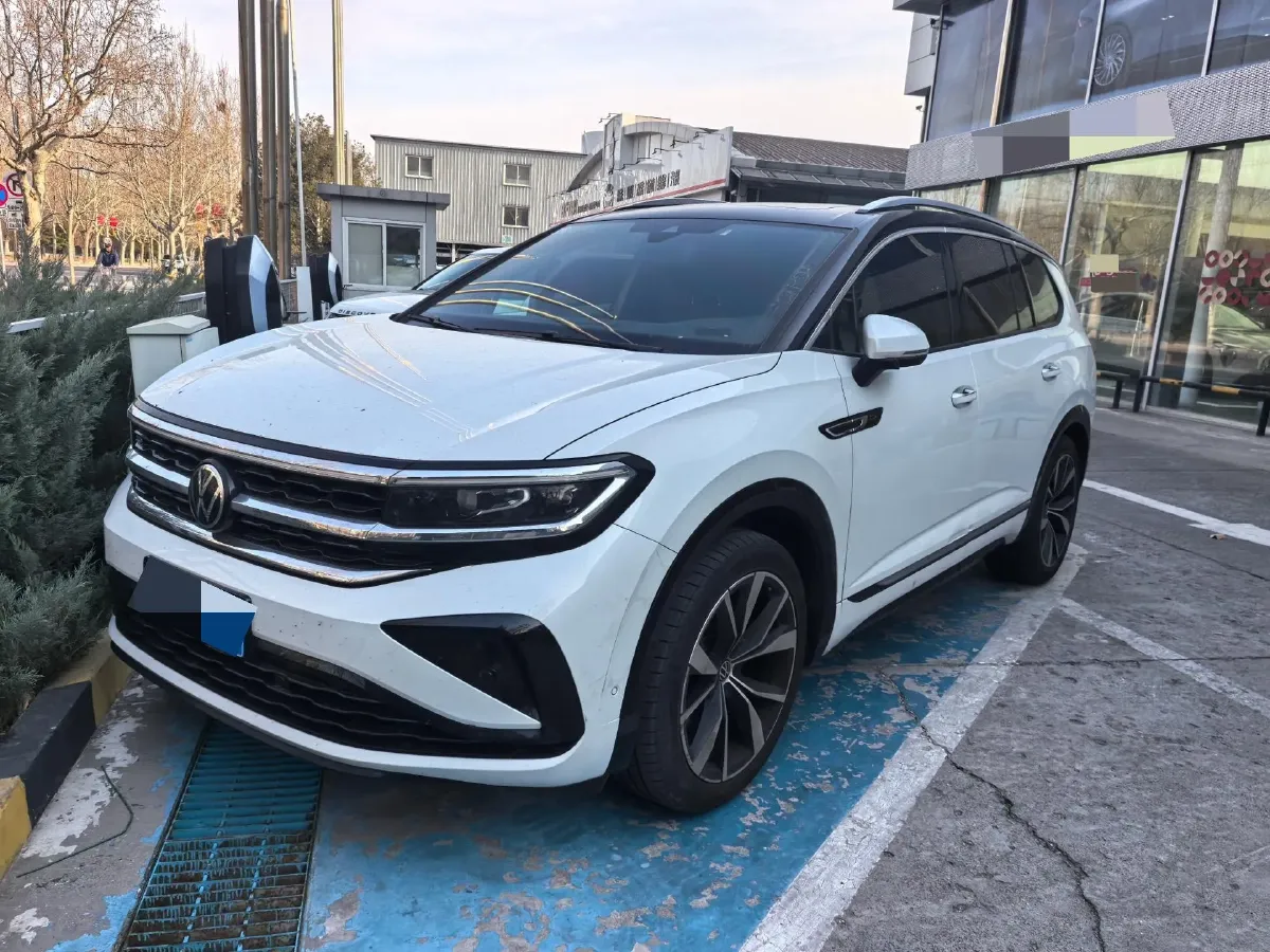 2022 Volkswagen Talagon 2.0T 220HP L4 7DCT,autocango,china used car exporter,china ev exporter,chinese used car exporter,chinese used ev exporter