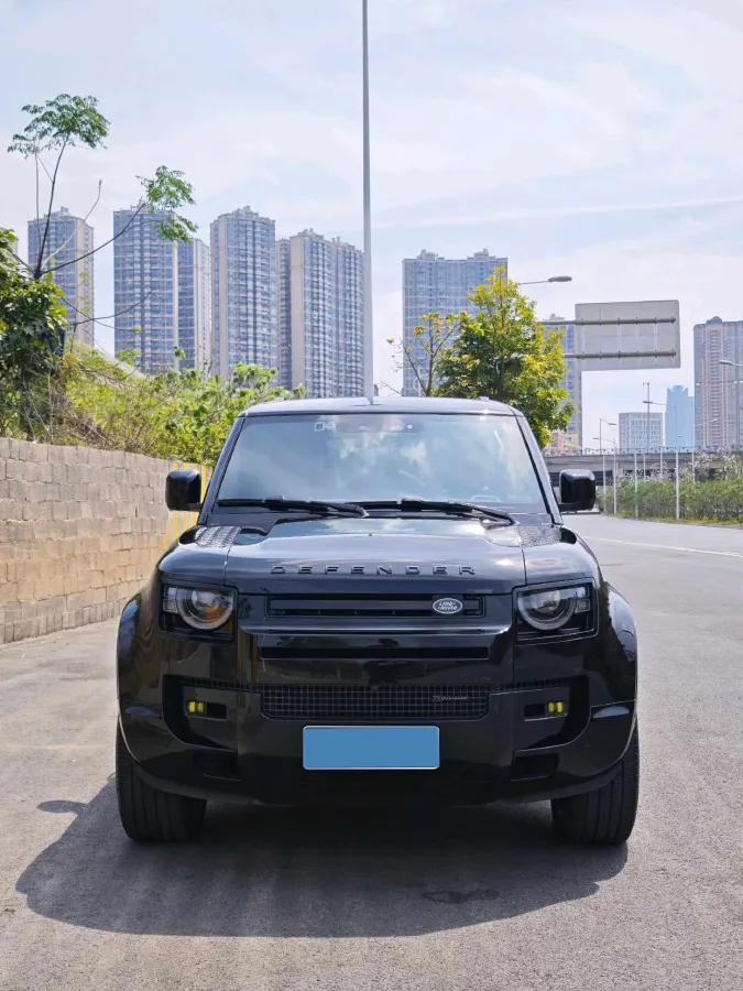 2022 Land Rover Defender 3.0T 400HP L6 8AT,autocango,china used car exporter,china ev exporter,chinese used car exporter,chinese used ev exporter