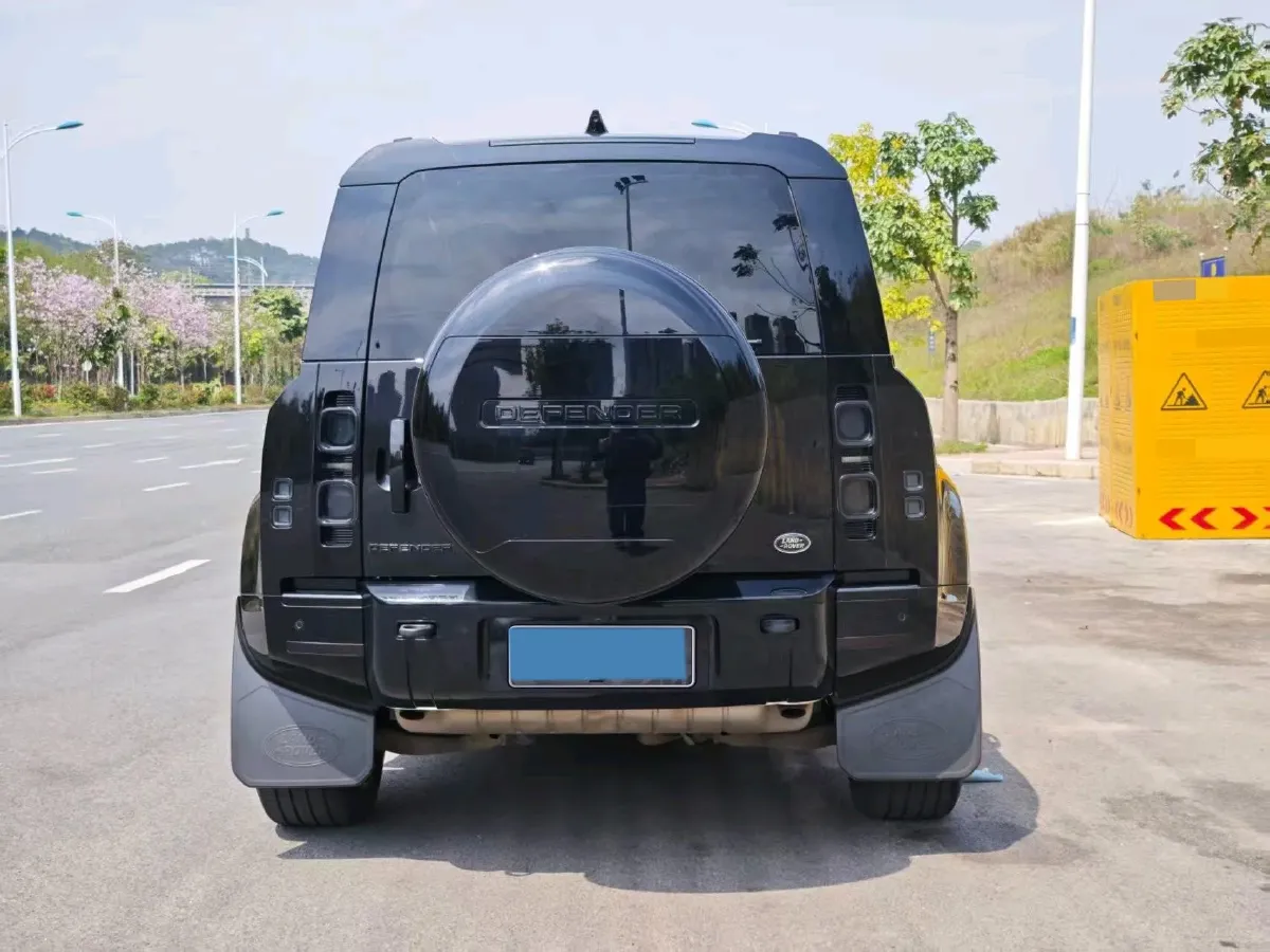 2022 Land Rover Defender 3.0T 400HP L6 8AT,autocango,china used car exporter,china ev exporter,chinese used car exporter,chinese used ev exporter