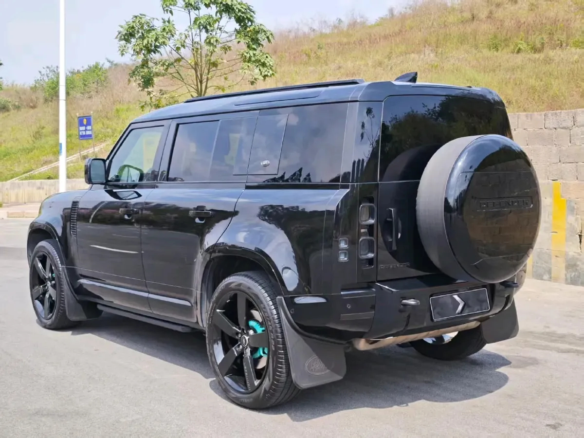 2022 Land Rover Defender 3.0T 400HP L6 8AT,autocango,china used car exporter,china ev exporter,chinese used car exporter,chinese used ev exporter