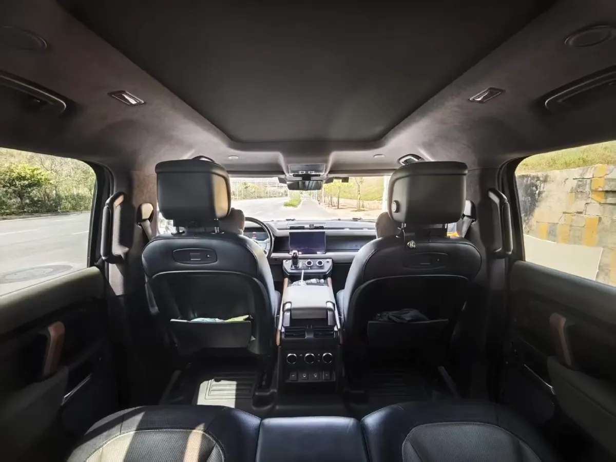 2022 Land Rover Defender 3.0T 400HP L6 8AT,autocango,china used car exporter,china ev exporter,chinese used car exporter,chinese used ev exporter