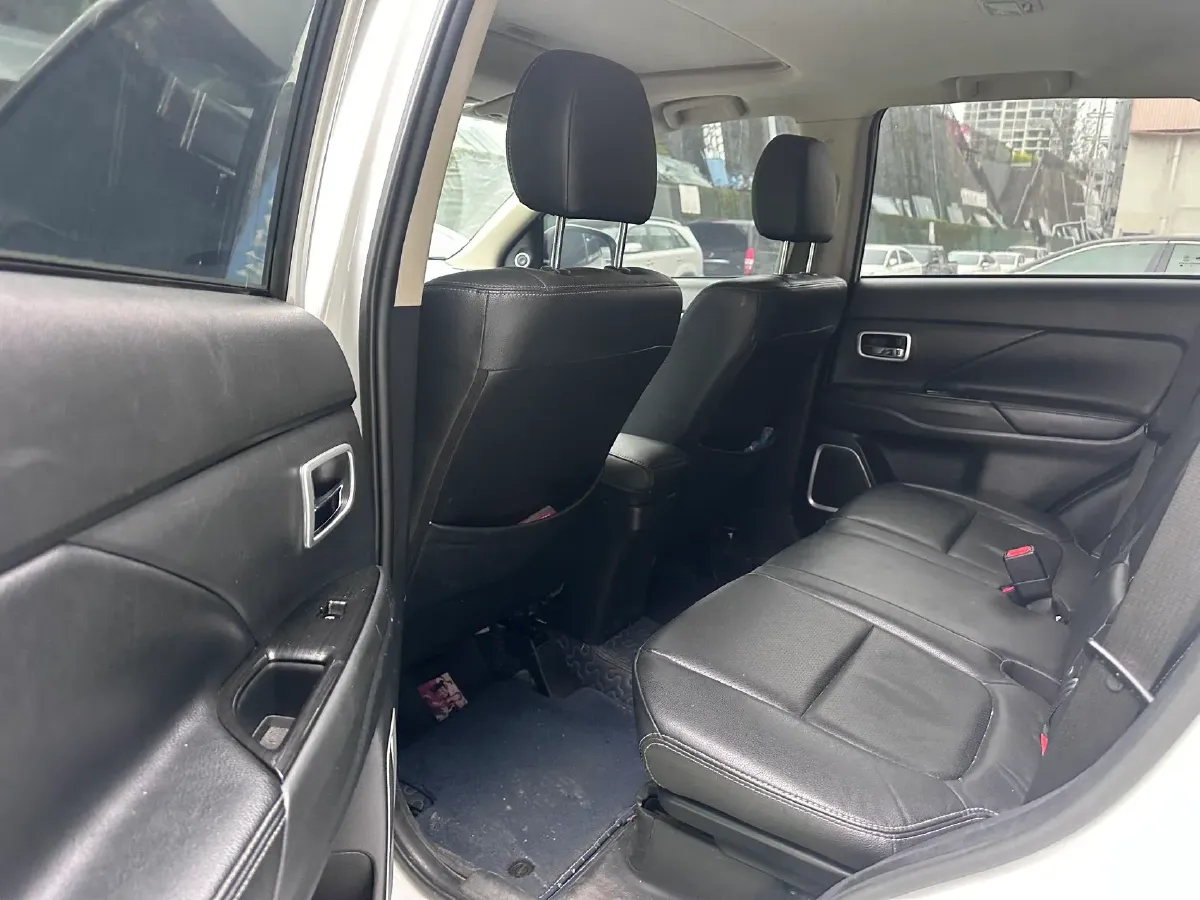 2018 Mitsubishi Outlander 2.0L 166HP L4 CVT,autocango,china used car exporter,china ev exporter,chinese used car exporter,chinese used ev exporter