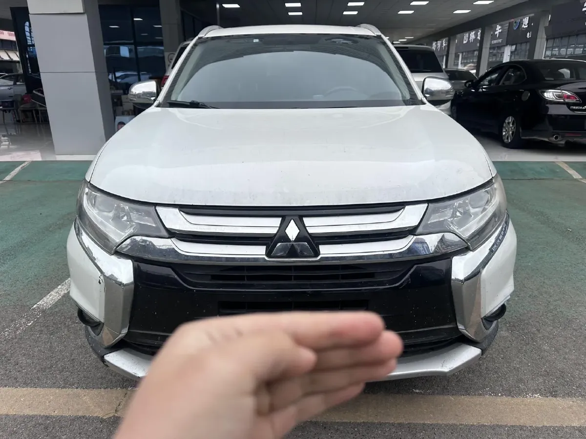 2018 Mitsubishi Outlander 2.0L 166HP L4 CVT,autocango,china used car exporter,china ev exporter,chinese used car exporter,chinese used ev exporter