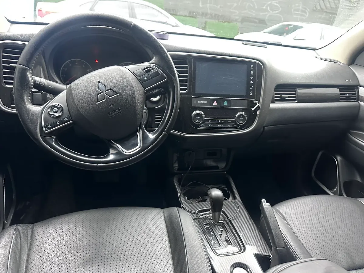 2018 Mitsubishi Outlander 2.0L 166HP L4 CVT,autocango,china used car exporter,china ev exporter,chinese used car exporter,chinese used ev exporter