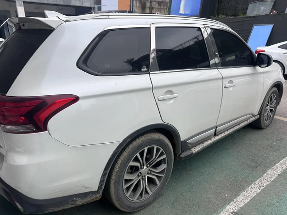 2018 Mitsubishi Outlander 2.0L 166HP L4 CVT,autocango,china used car exporter,china ev exporter,chinese used car exporter,chinese used ev exporter