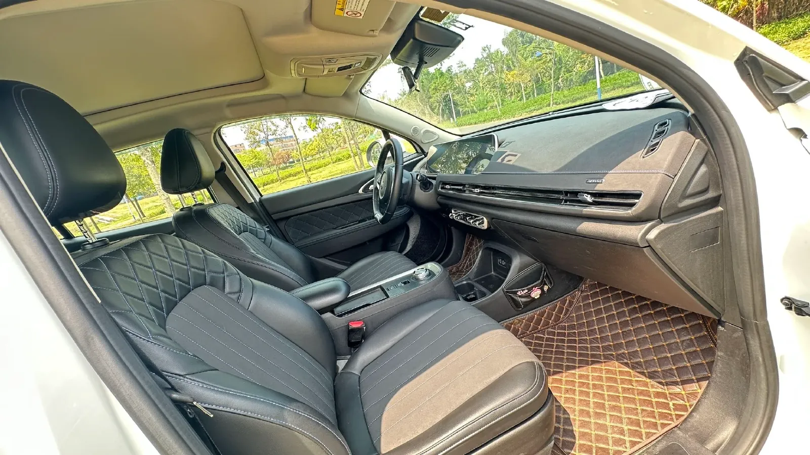 2022 ChangAn Oshan X7 Plus 1.5T 188HP L4 7DCT,autocango,china used car exporter,china ev exporter,chinese used car exporter,chinese used ev exporter