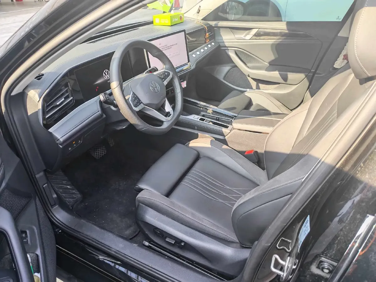 2024 Volkswagen Magotan 1.5T 160HP L4 7DCT,autocango,china used car exporter,china ev exporter,chinese used car exporter,chinese used ev exporter