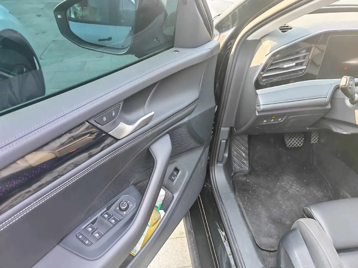 2024 Volkswagen Magotan 1.5T 160HP L4 7DCT,autocango,china used car exporter,china ev exporter,chinese used car exporter,chinese used ev exporter