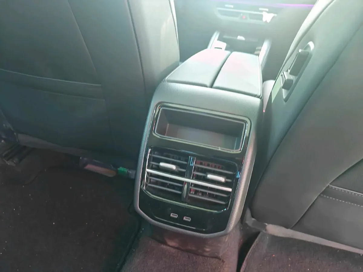 2024 Volkswagen Magotan 1.5T 160HP L4 7DCT,autocango,china used car exporter,china ev exporter,chinese used car exporter,chinese used ev exporter