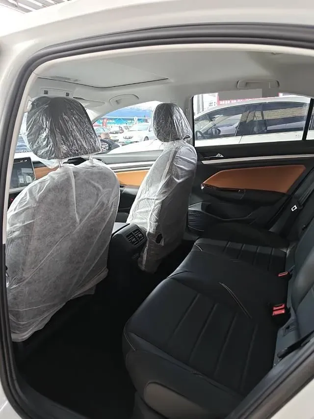 2025 Volkswagen Bora 1.2T 116HP L4 7DCT,autocango,china used car exporter,china ev exporter,chinese used car exporter,chinese used ev exporter