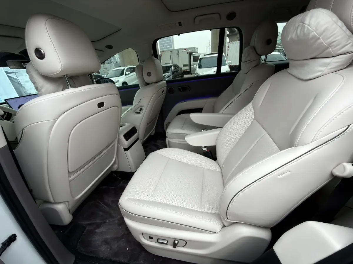 2025 Li i8 BEV,autocango,china used car exporter,china ev exporter,chinese used car exporter,chinese used ev exporter